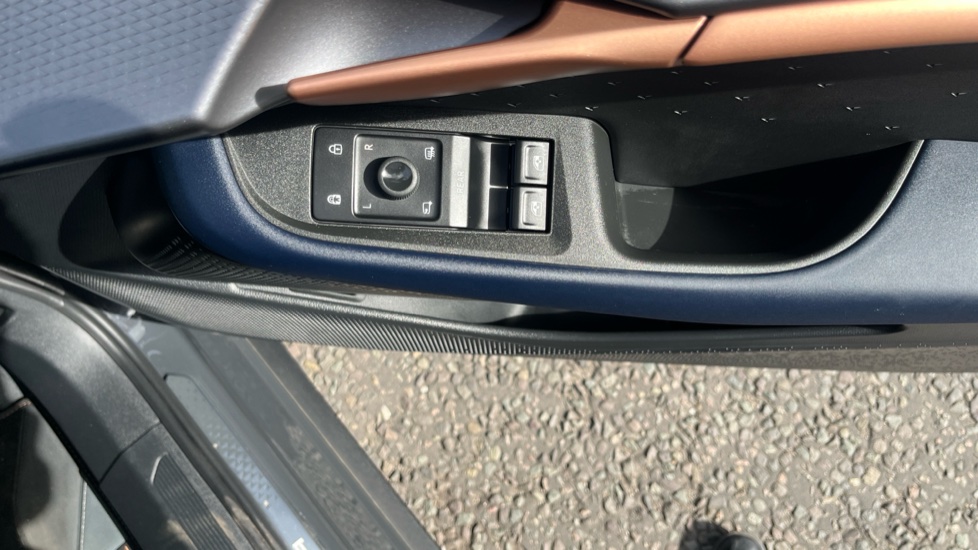 CUPRA Tavascan 210kW V2 77kWh 5dr Auto Electric Estate - Image 31