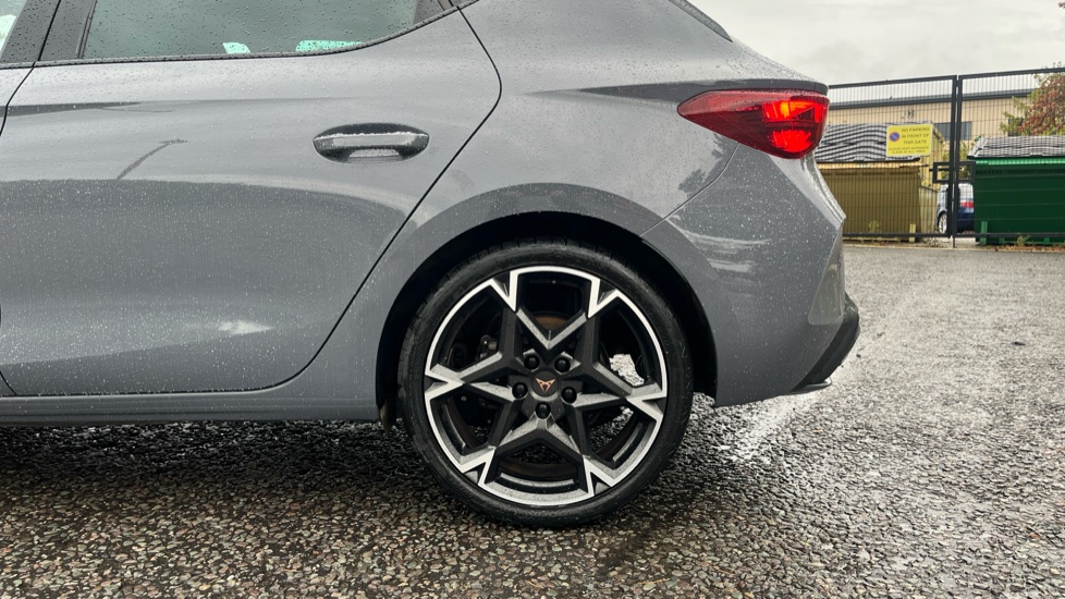 CUPRA Leon 1.5 TSI 150 V2 5dr Petrol Hatchback - Image 5