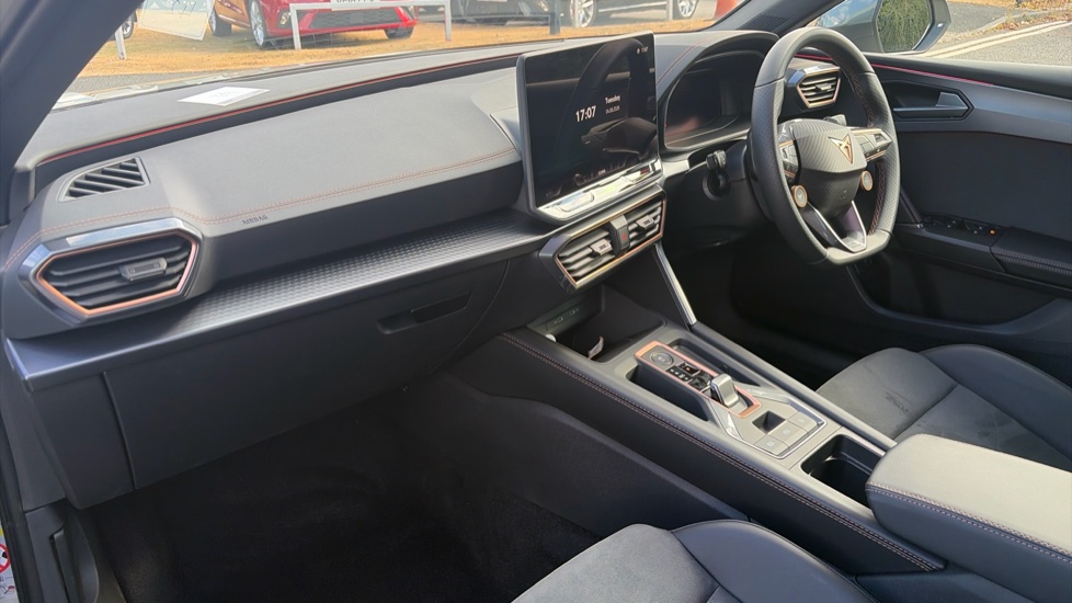 CUPRA Leon 1.5 eTSI 150 V2 5dr DSG Petrol Estate - Image 2