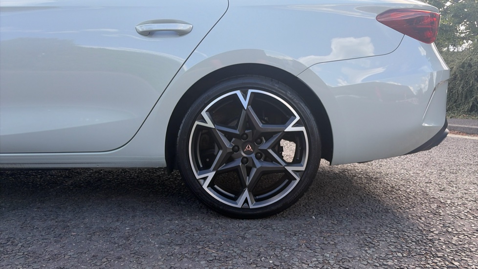 CUPRA Leon 1.5 eTSI 150 V2 5dr DSG Petrol Estate - Image 5
