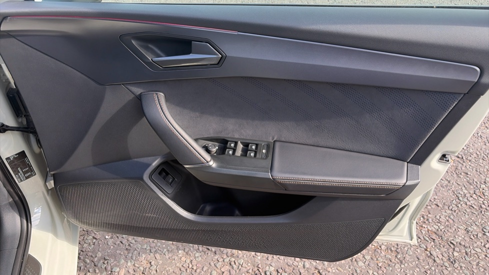CUPRA Leon 1.5 eTSI 150 V2 5dr DSG Petrol Estate - Image 19