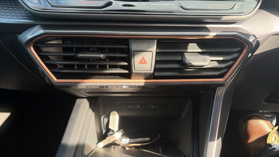 CUPRA Leon 1.5 eTSI 150 V2 5dr DSG Petrol Estate - Image 27