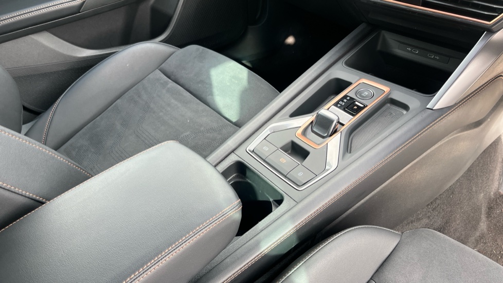 CUPRA Leon 1.5 eTSI 150 V2 5dr DSG Petrol Hatchback - Image 14