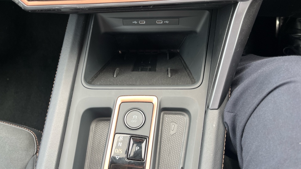 CUPRA Leon 1.5 eTSI 150 V2 5dr DSG Petrol Hatchback - Image 28