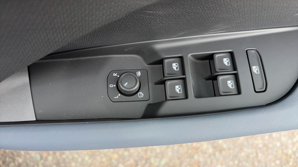 CUPRA Terramar 1.5 eTSI 150 V1 5dr DSG Petrol Hatchback - Image 36