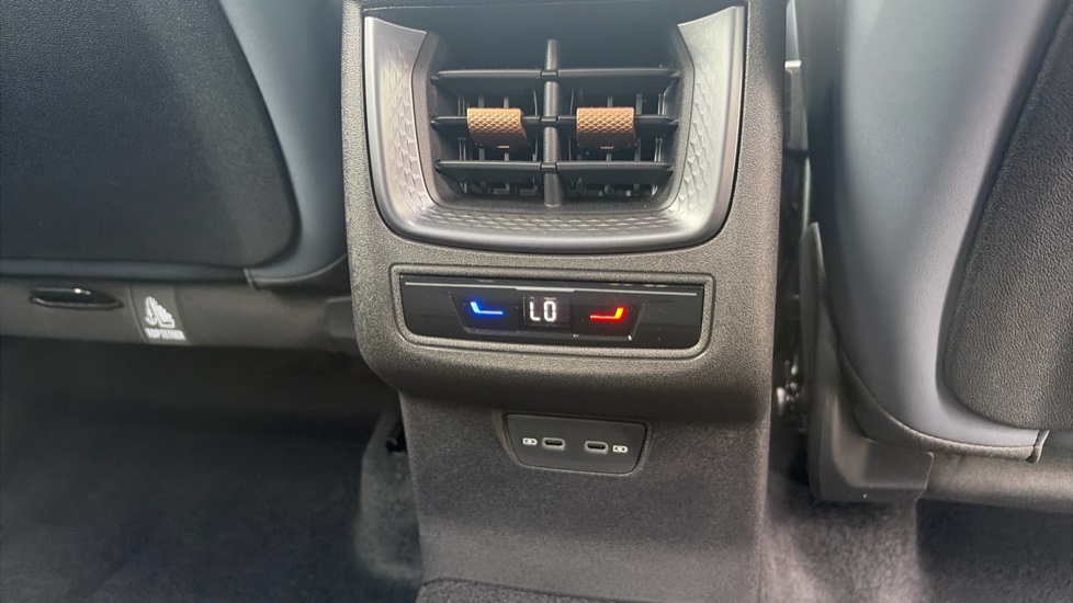 CUPRA Terramar 1.5 eTSI 150 V1 5dr DSG Petrol Hatchback - Image 38