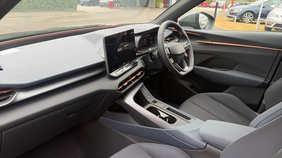 CUPRA Terramar 1.5 eTSI 150 V1 5dr DSG Petrol Hatchback - Image 2