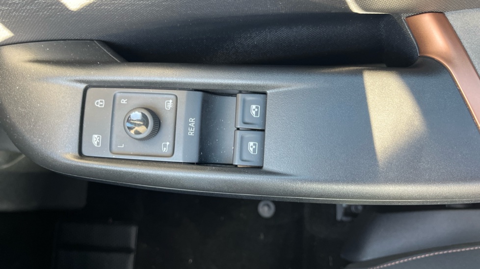 CUPRA Born 170kW e-Boost V3 59kWh 5dr Auto Electric Hatchback - Image 28