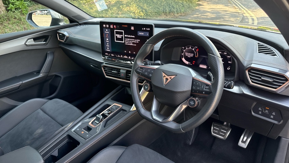 CUPRA Leon 1.5 eTSI 150 V2 5dr DSG Petrol Hatchback - Image 6