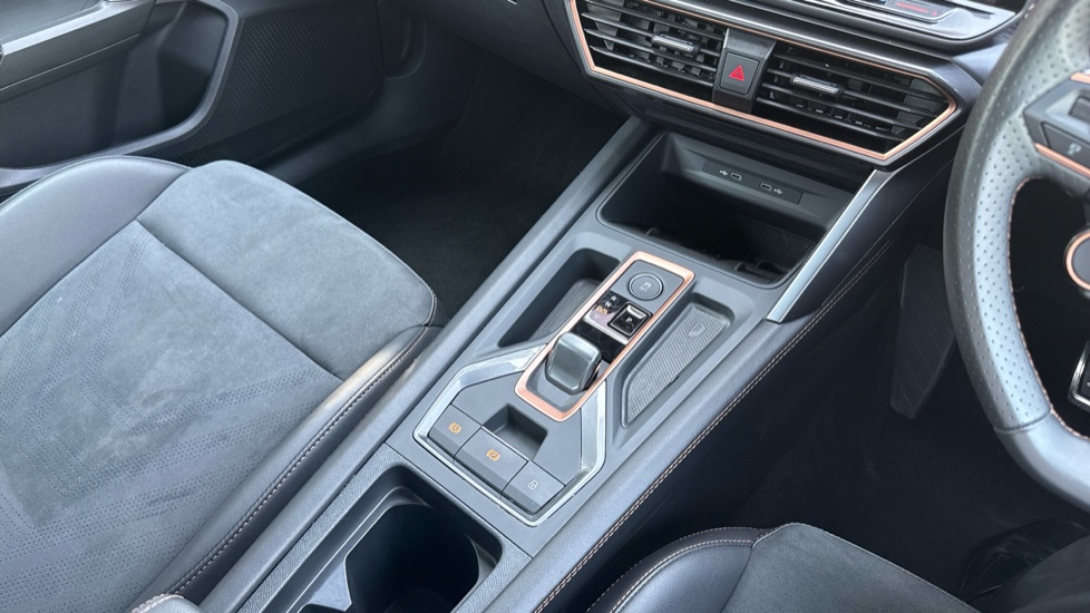 CUPRA Leon 1.5 eTSI 150 V2 5dr DSG Petrol Hatchback - Image 14