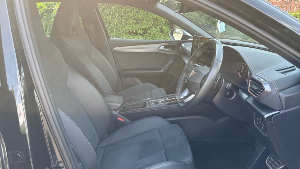CUPRA Leon 1.5 eTSI 150 V2 5dr DSG Petrol Hatchback - Image 15