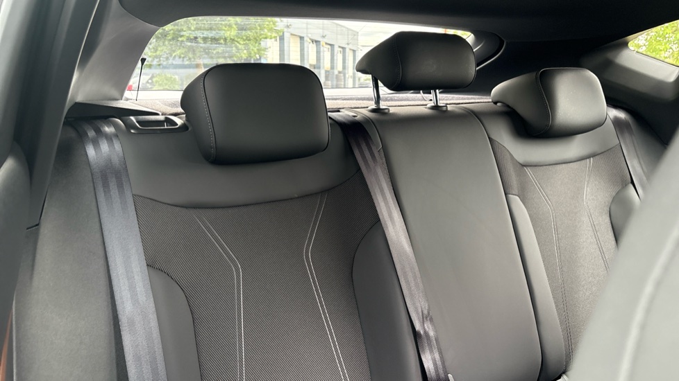 CUPRA Tavascan 210kW V1 77kWh 5dr Auto Electric Estate - Image 16