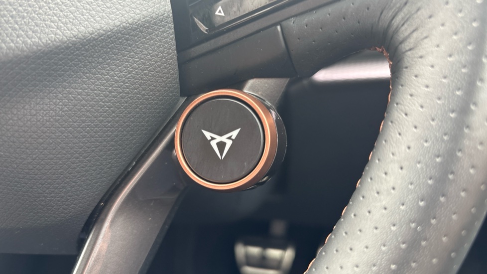 CUPRA Tavascan 210kW V1 77kWh 5dr Auto Electric Estate - Image 33