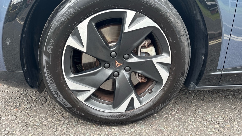 CUPRA Tavascan 210kW V1 77kWh 5dr Auto Electric Estate - Image 36