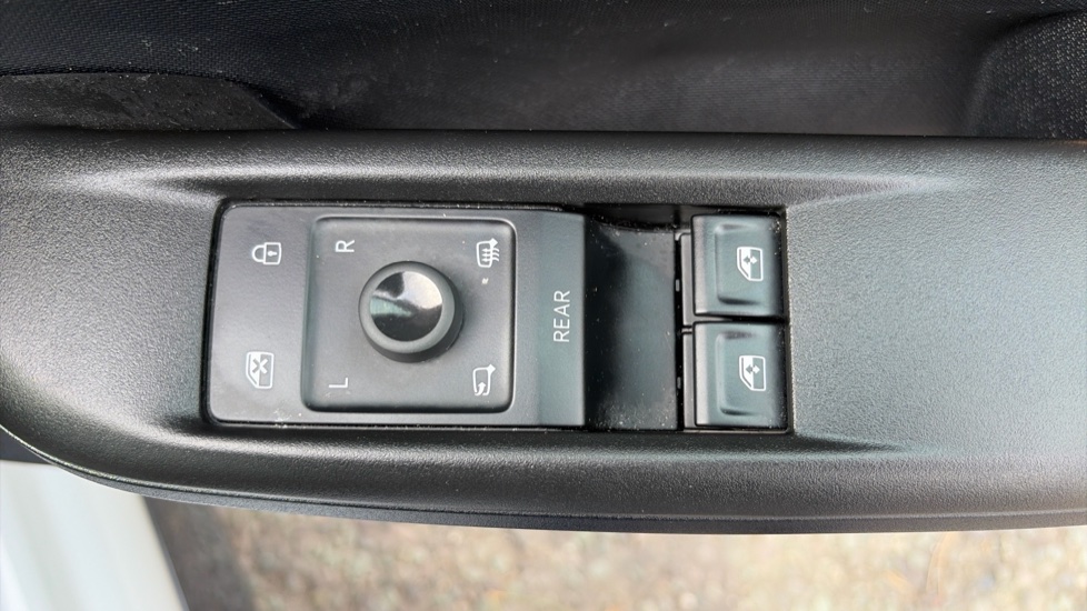 CUPRA Born 150kW V1 58kWh 5dr Auto Electric Hatchback - Image 42
