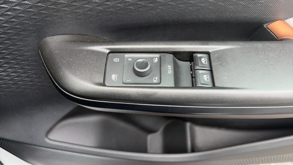 CUPRA Born 150kW V1 58kWh 5dr Auto Electric Hatchback - Image 32