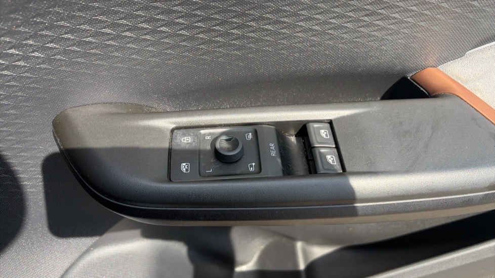 CUPRA Born 150kW V1 58kWh 5dr Auto Electric Hatchback - Image 28