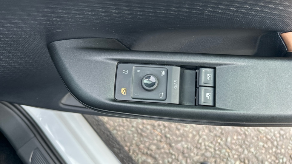 CUPRA Born 150kW V1 58kWh 5dr Auto Electric Hatchback - Image 28