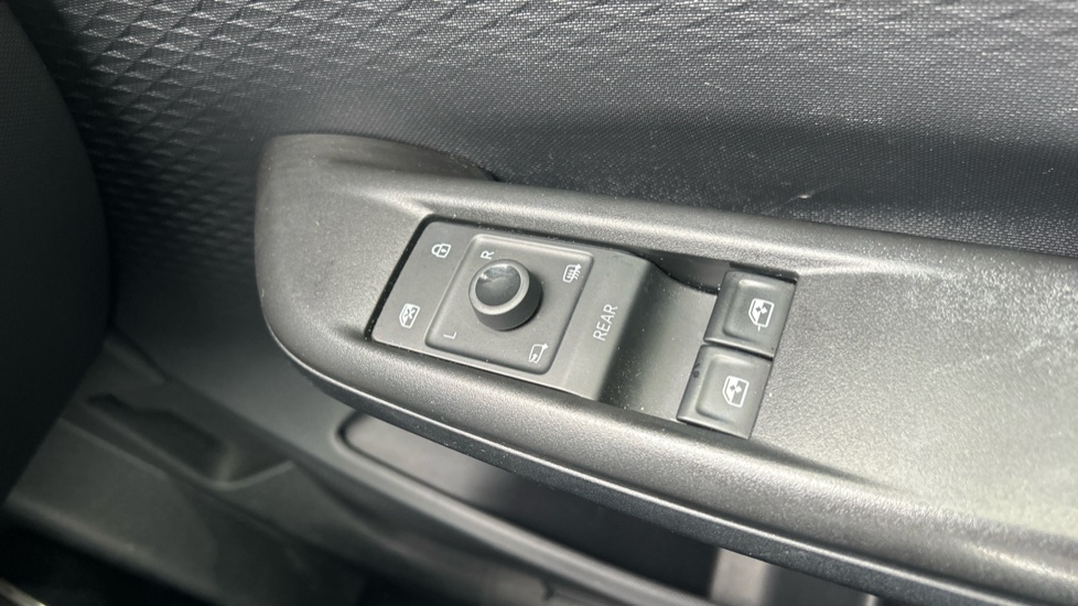 CUPRA Born 150kW V1 58kWh 5dr Auto Electric Hatchback - Image 35