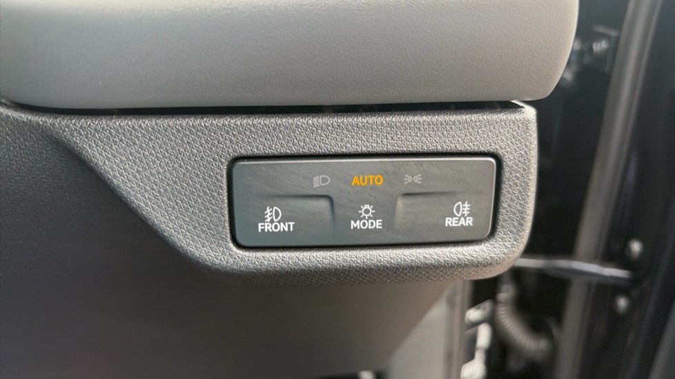 CUPRA Terramar 1.5 eTSI 150 V2 5dr DSG Petrol Hatchback - Image 34