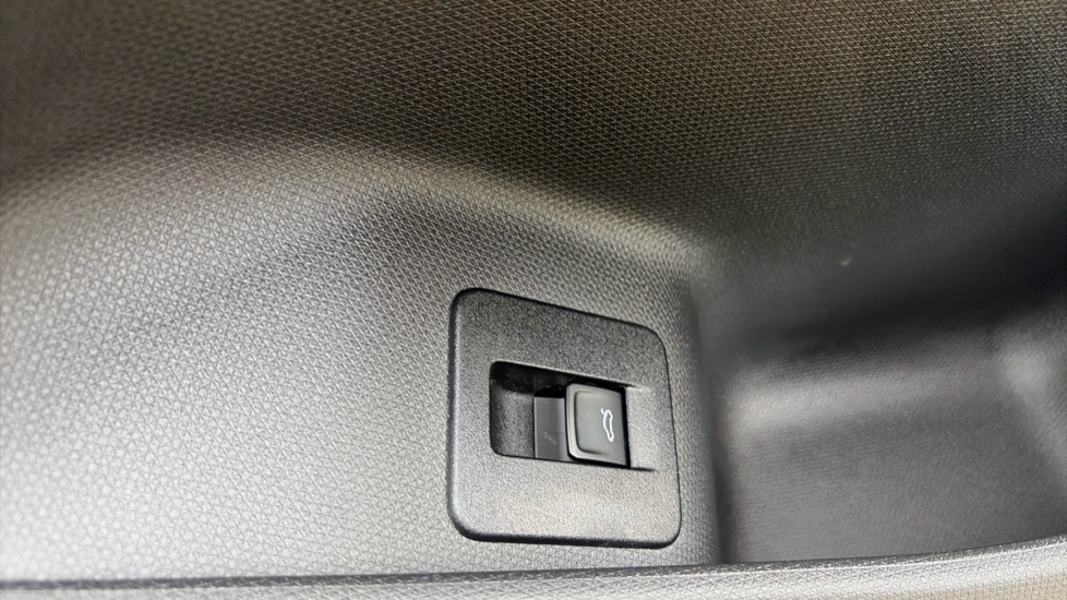 CUPRA Terramar 1.5 eTSI 150 V2 5dr DSG Petrol Hatchback - Image 35