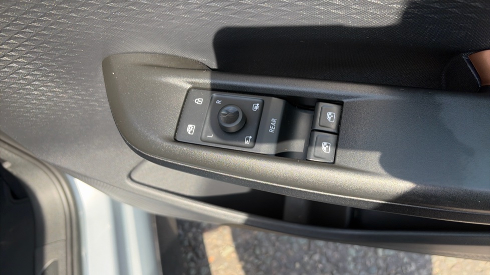 CUPRA Born 169kW e-Boost V3 77kWh 5dr Auto Electric Hatchback - Image 36