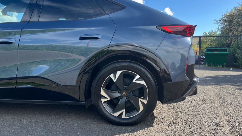 CUPRA Tavascan 210kW V1 77kWh 5dr Auto Electric Estate - Image 5