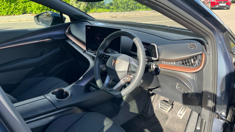 CUPRA Tavascan 210kW V1 77kWh 5dr Auto Electric Estate - Image 6