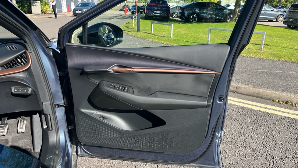 CUPRA Tavascan 210kW V1 77kWh 5dr Auto Electric Estate - Image 19