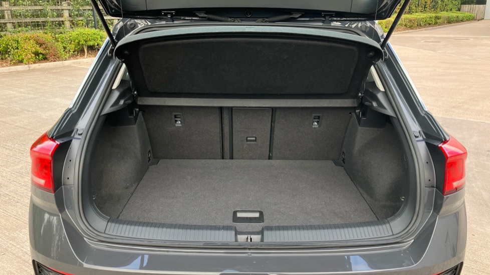 Volkswagen T-Roc 1.6 TDI SE 5dr Diesel Hatchback - Image 4
