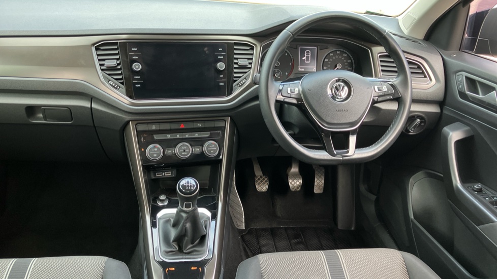 Volkswagen T-Roc 1.6 TDI SE 5dr Diesel Hatchback - Image 10