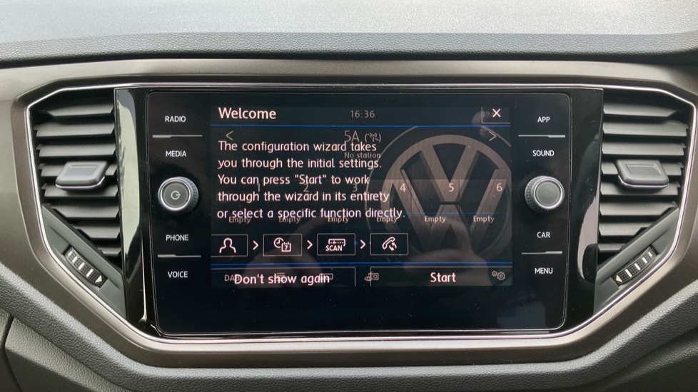 Volkswagen T-Roc 1.6 TDI SE 5dr Diesel Hatchback - Image 12