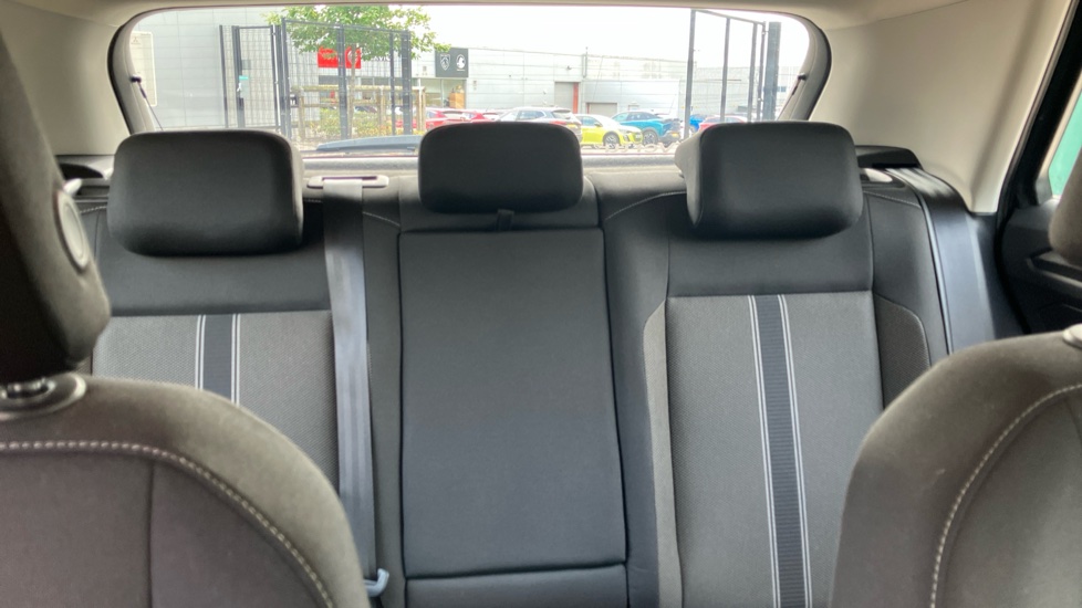 Volkswagen T-Roc 1.6 TDI SE 5dr Diesel Hatchback - Image 15