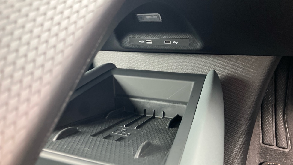 CUPRA Tavascan 250kW VZ2 77kWh AWD 5dr Auto Electric Estate - Image 22