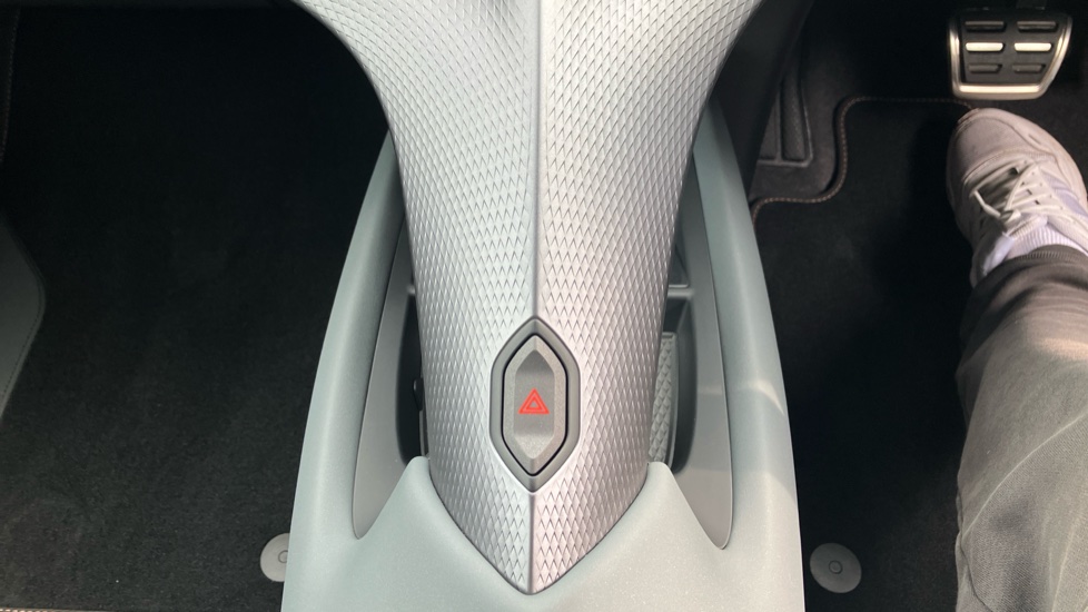 CUPRA Tavascan 250kW VZ2 77kWh AWD 5dr Auto Electric Estate - Image 23