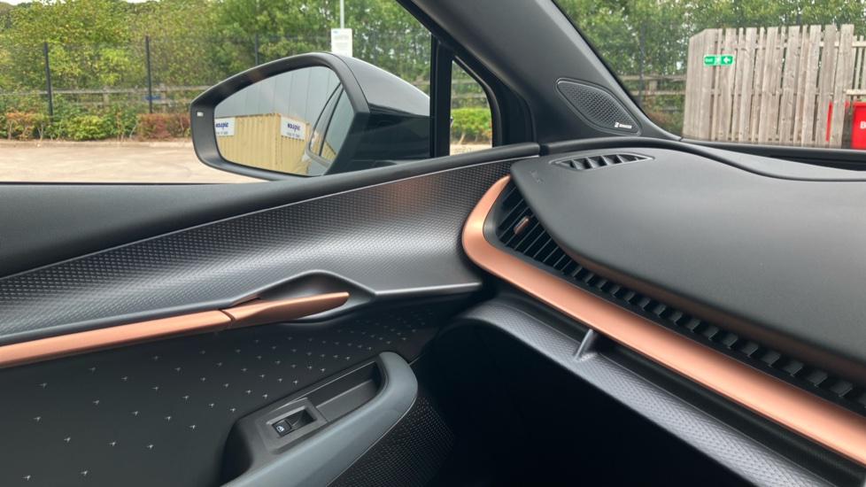 CUPRA Tavascan 250kW VZ2 77kWh AWD 5dr Auto Electric Estate - Image 27
