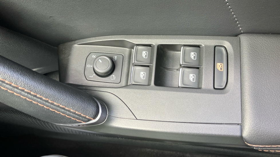 CUPRA Leon 1.5 TSI V1 5dr Petrol Hatchback - Image 37