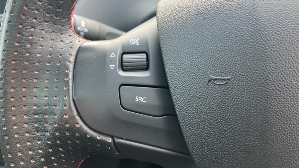 Peugeot 2008 1.2 PureTech 110 GT Line 5dr EAT6 Petrol Estate - Image 31