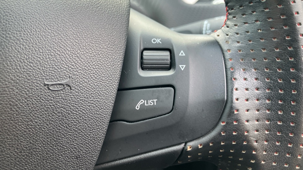 Peugeot 2008 1.2 PureTech 110 GT Line 5dr EAT6 Petrol Estate - Image 32