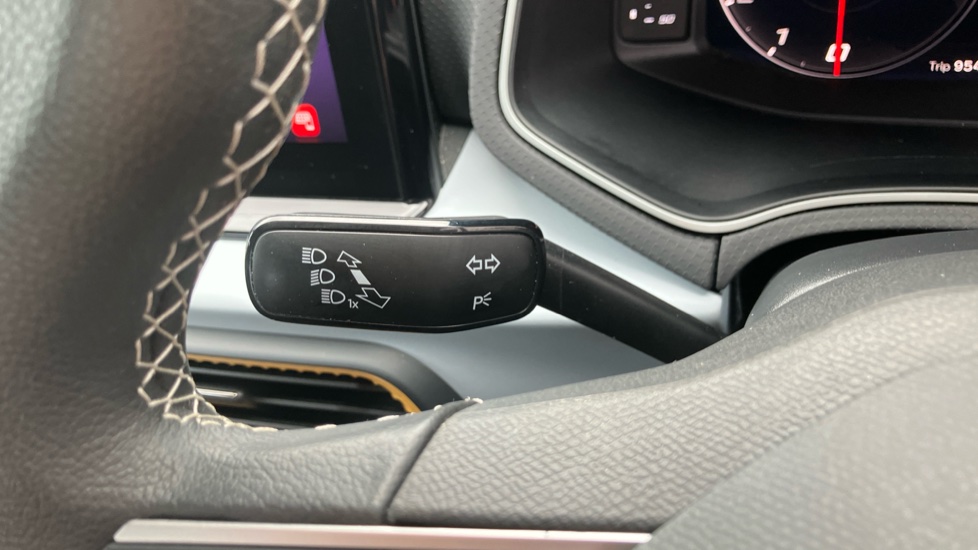 SEAT Arona 1.0 TSI SE Technology 5dr Petrol Hatchback - Image 31