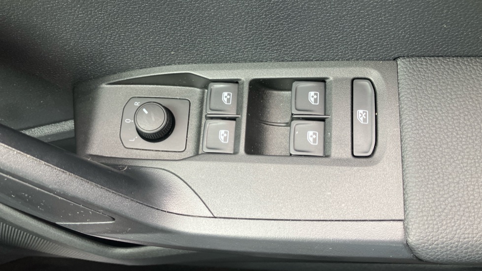 SEAT Arona 1.0 TSI SE Technology 5dr Petrol Hatchback - Image 36