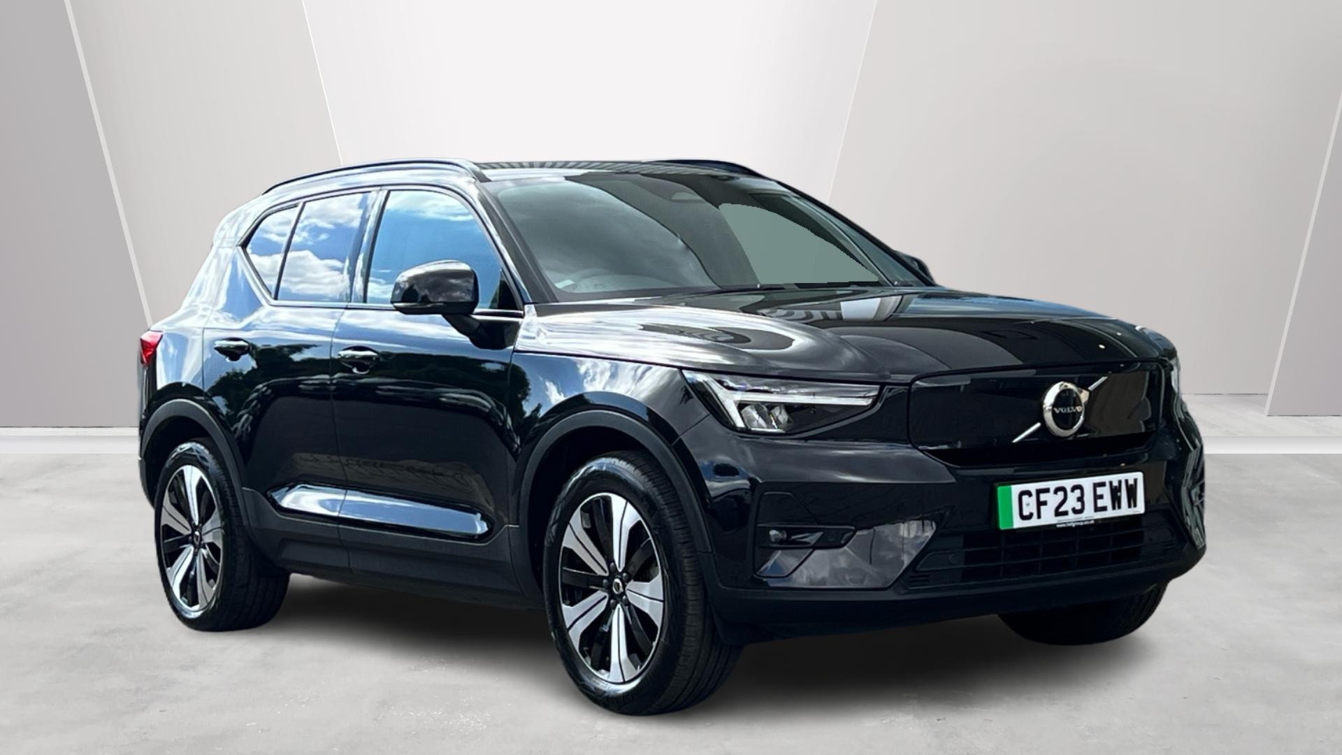 2023 VOLVO XC40