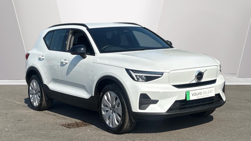 2025 VOLVO EX40