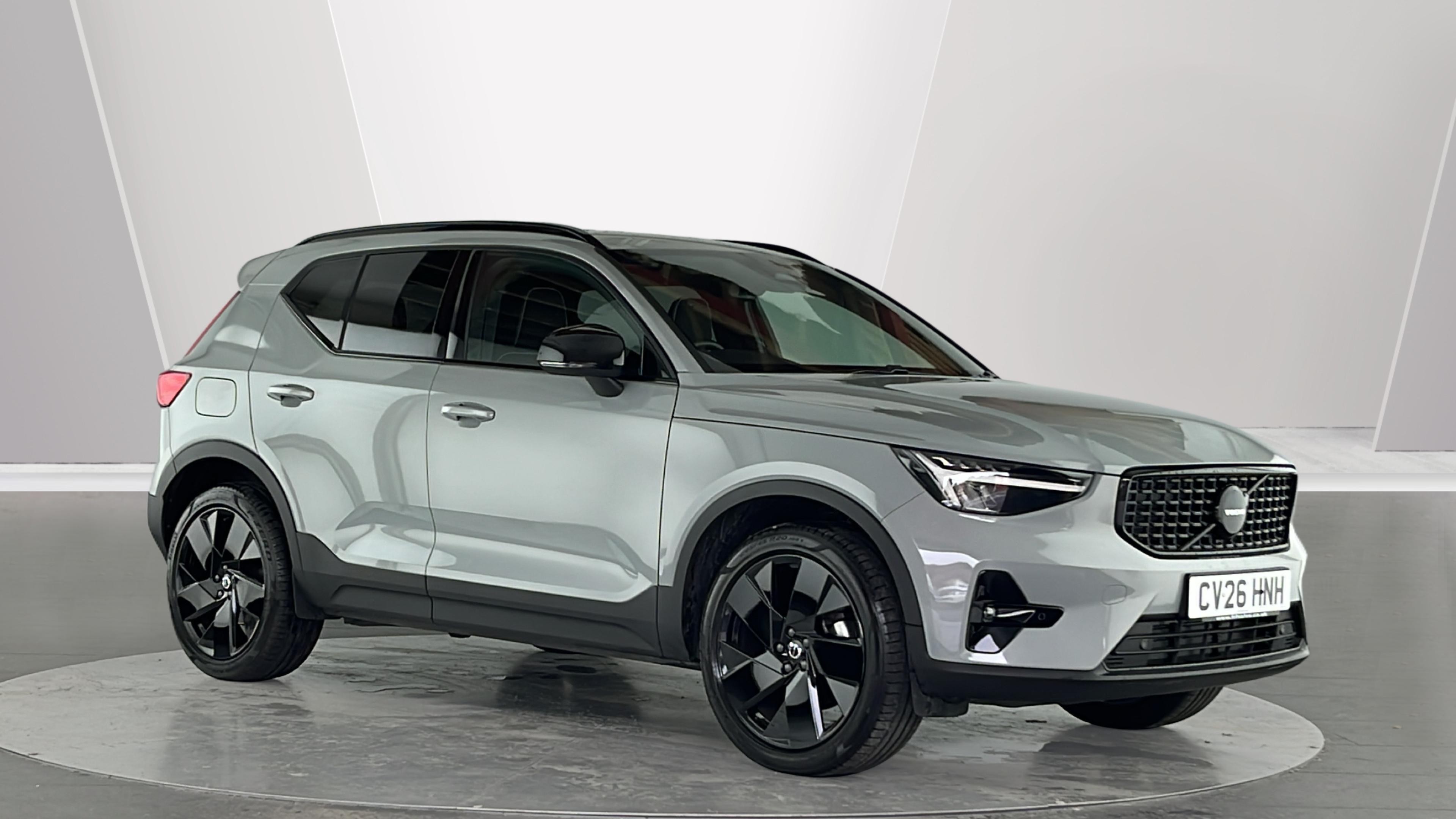 2026 VOLVO XC40