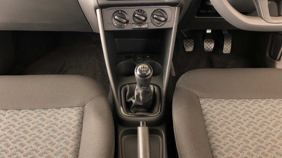 2025 VOLKSWAGEN POLO VIVO 1.4 LIFE (5DR)