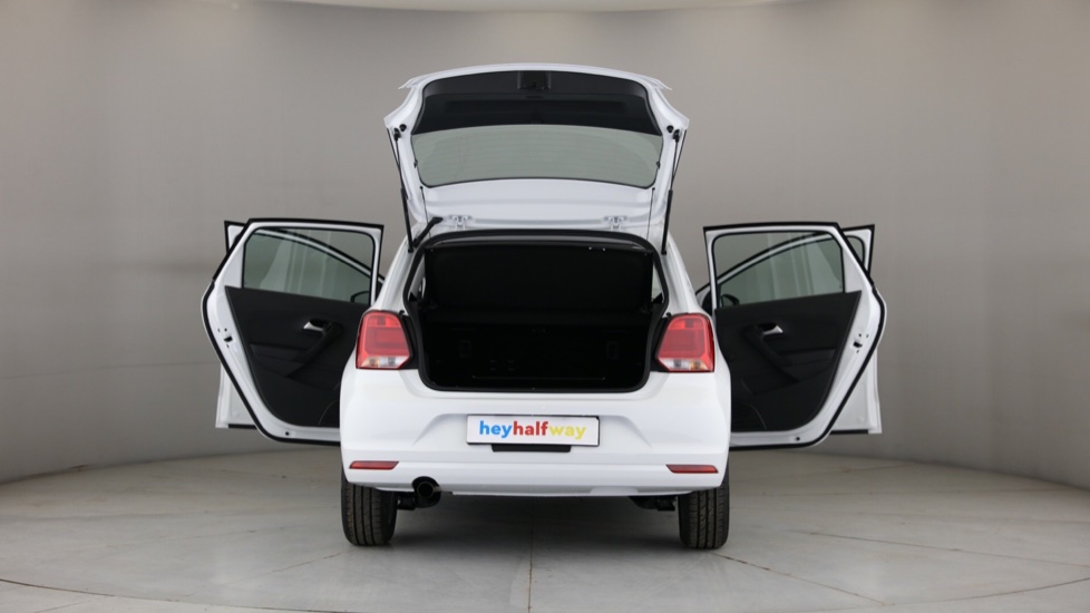 2025 VOLKSWAGEN POLO VIVO 1.4 LIFE (5DR)