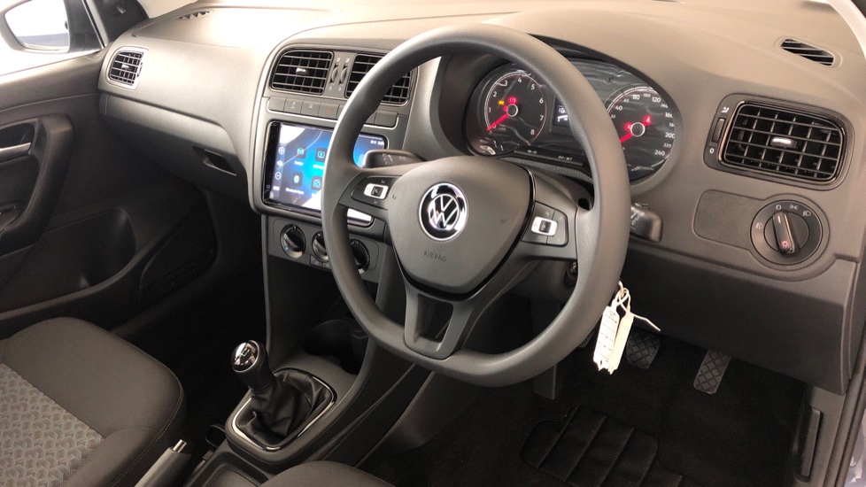 2025 VOLKSWAGEN POLO VIVO 1.4 LIFE (5DR)