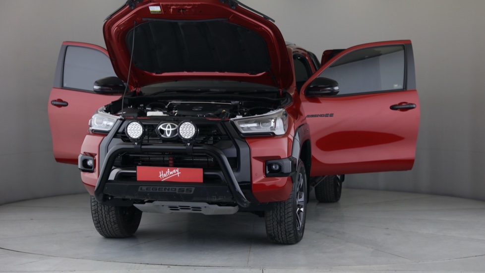 2025 TOYOTA HILUX 2.8 GD-6 LEGEND 4X4 55