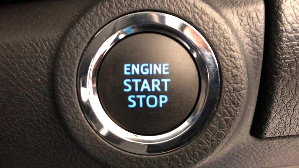 2025 TOYOTA HILUX 2.8 GD-6 LEGEND 4X4 55