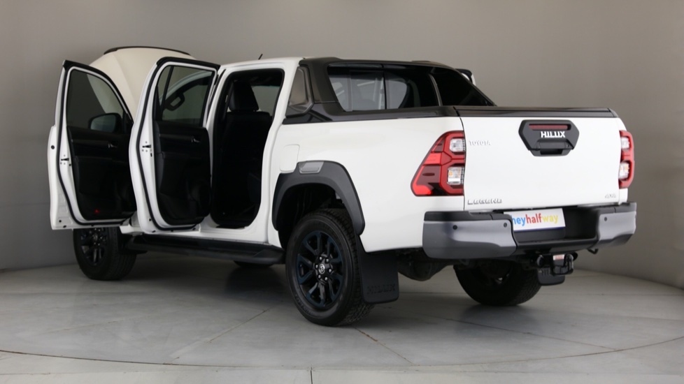 2025 TOYOTA HILUX 2.8 GD-6 RB LEGEND RS 4X4